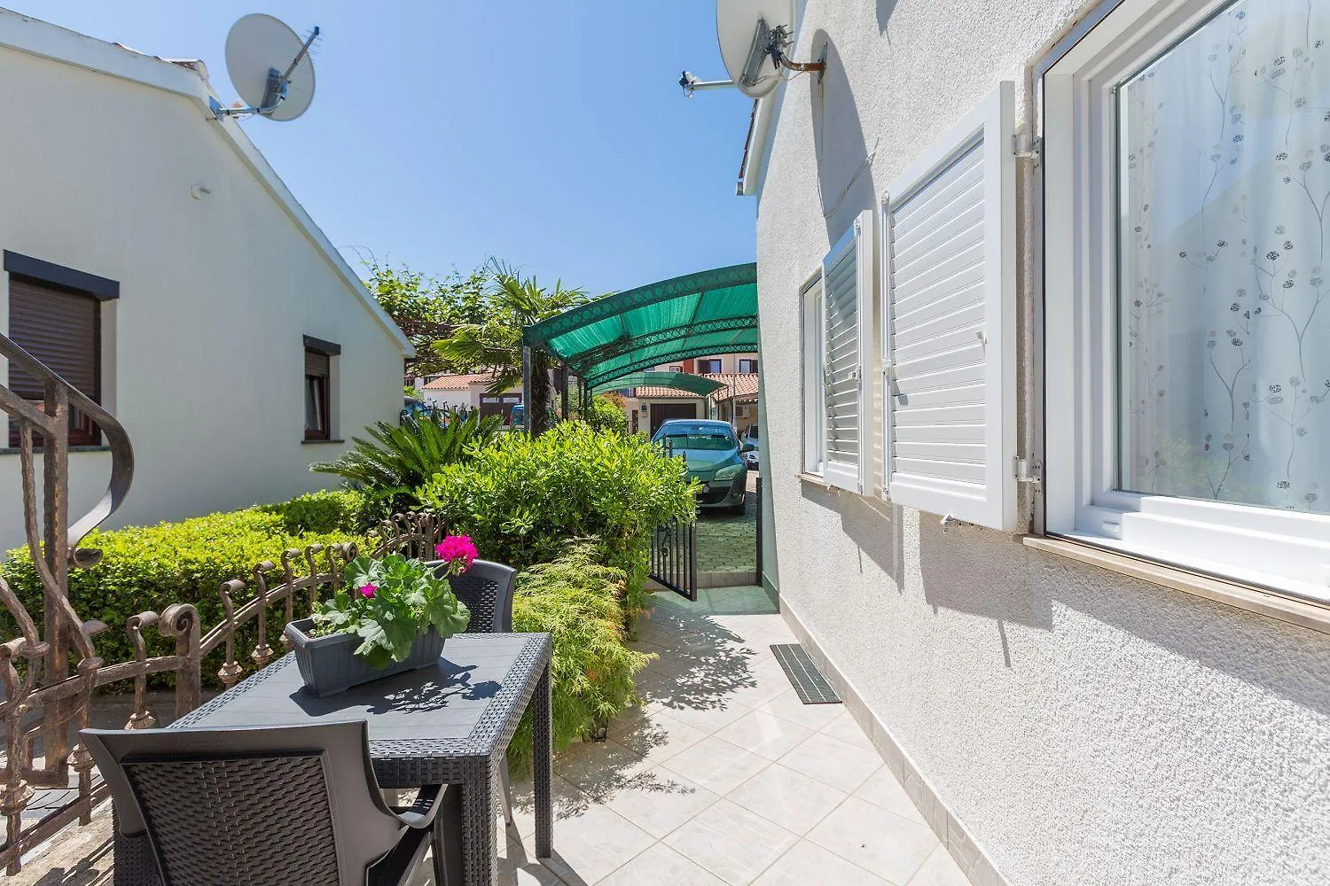 Besonderes Apartment Mit Eigener Galerie Im Dachgeschoss - Nur Wenige Minuten Zum Strand Porec
